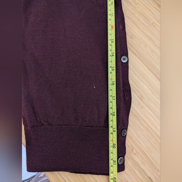 Uniqlo Maroon 100% merino wool cardigan - Picture 5 of 6